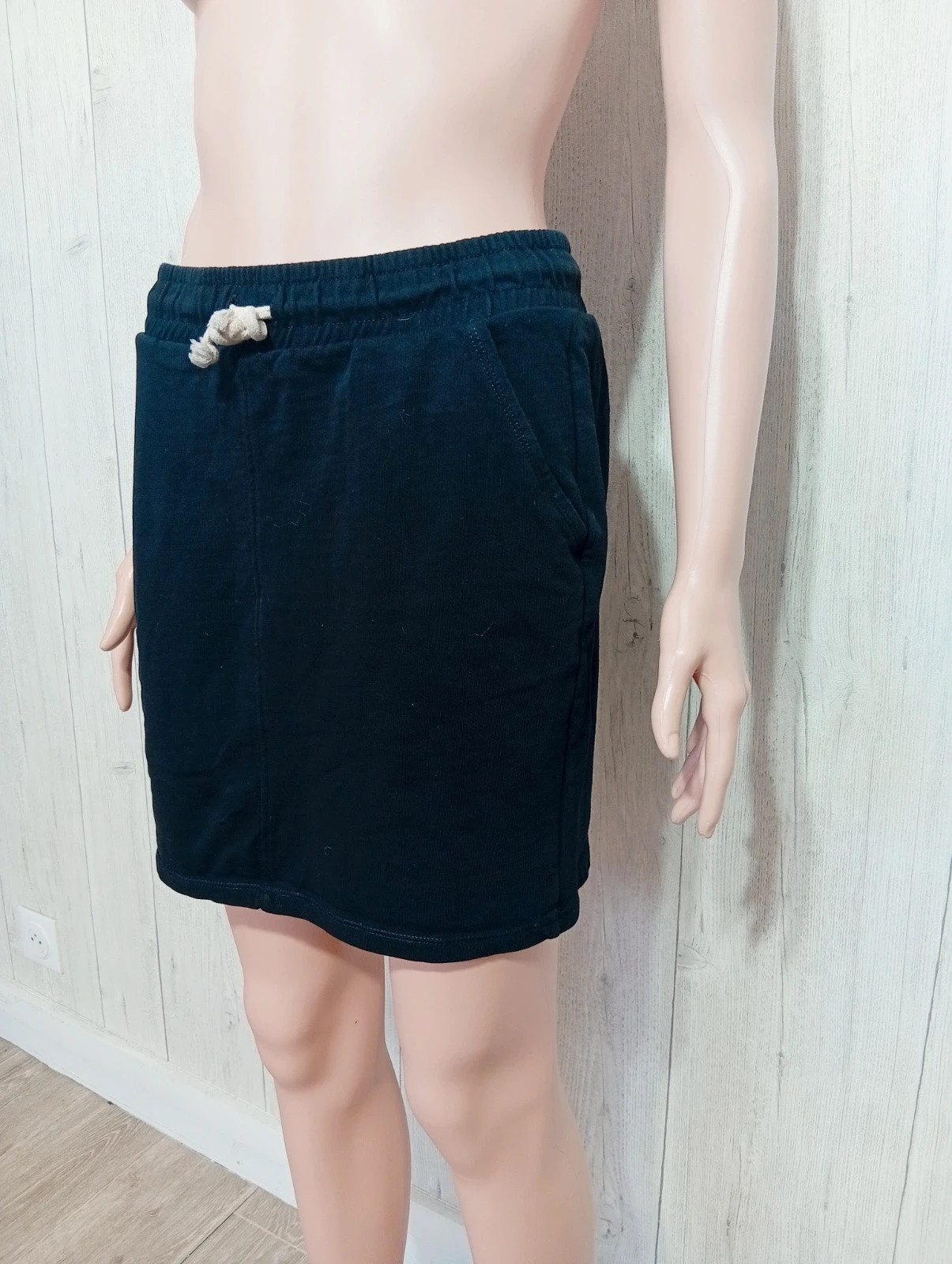 Jupe femme - taille M/38 - bershka - couleur noir – Bershka – taille M / 38 / 10 3