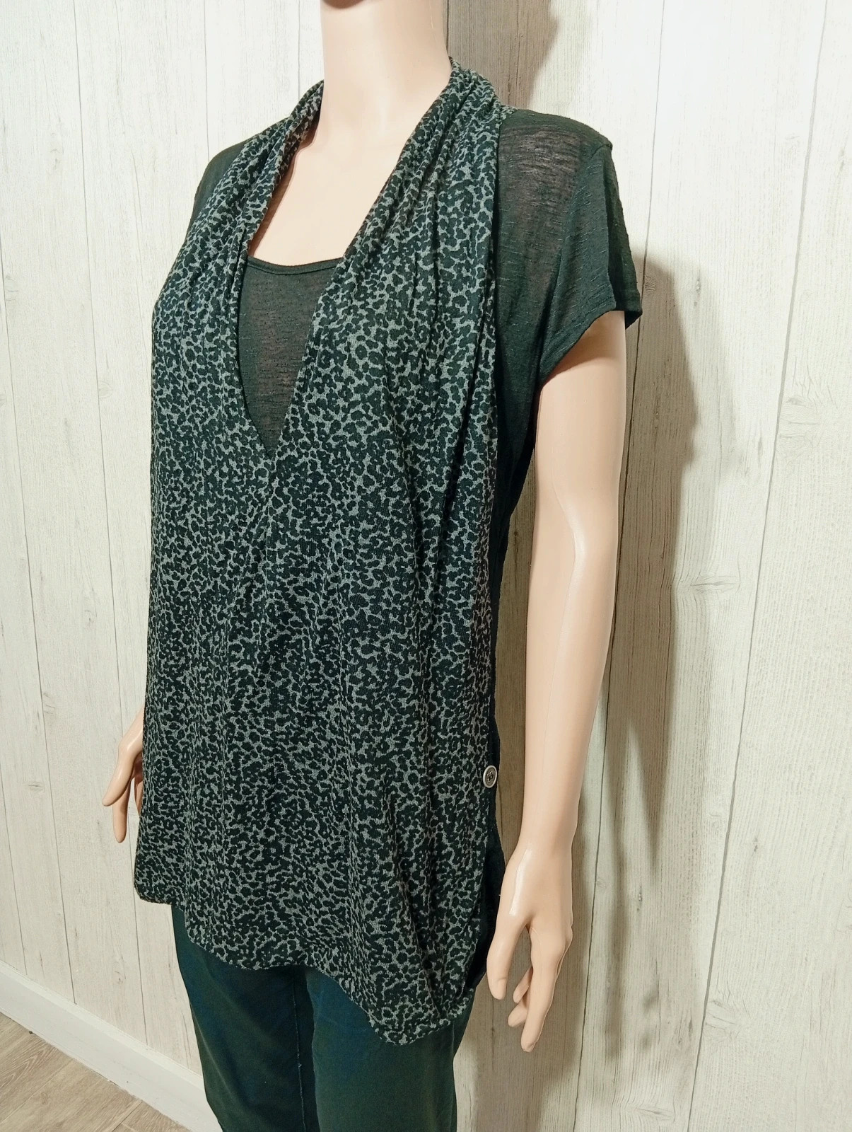 Blouse manche courtefemme- Taille L/40 ( taille 3 ) - couleur noir gris – taille L / 40 / 12 5