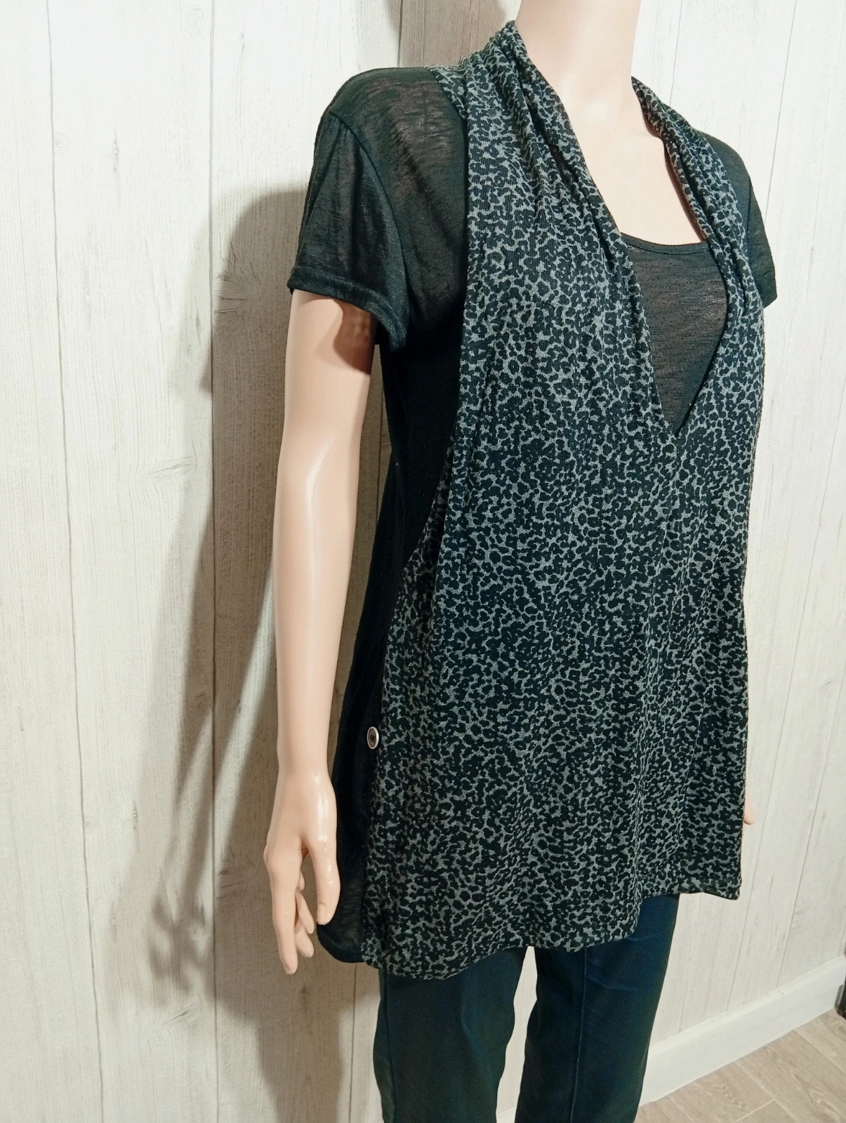 Blouse manche courtefemme- Taille L/40 ( taille 3 ) - couleur noir gris – taille L / 40 / 12 4