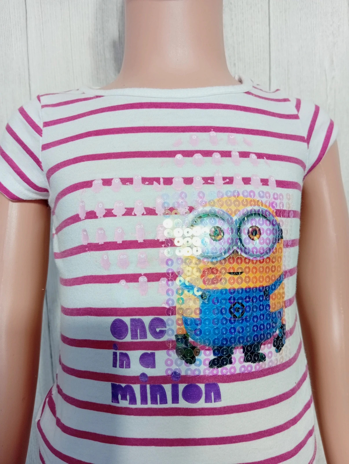 T-shirt manche courte fille - taille 3 ans - Minion - couleur fushia blanc – Minions – taille 3 ans / 98 cm 2