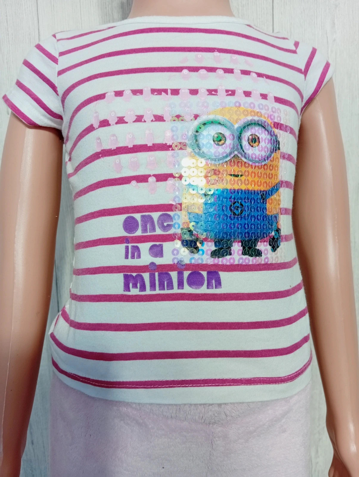 T-shirt manche courte fille - taille 3 ans - Minion - couleur fushia blanc – Minions – taille 3 ans / 98 cm 3