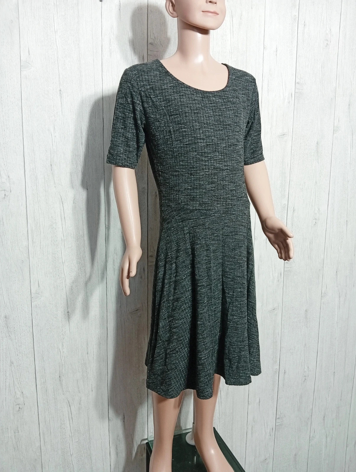 Robe fille - Taille XS/14 ans ( 152/158 cm) -kiabi - couleur noir gris – Kiabi – taille 14 ans / 164 cm 4