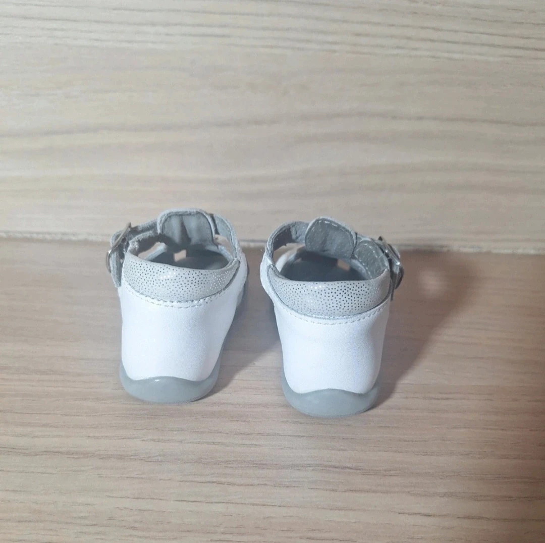 Chaussures fille - Taille 20 - by andre - couleur blanc et gris – André – taille 20 5