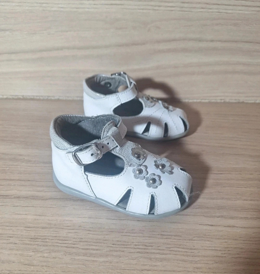 Chaussures fille - Taille 20 - by andre - couleur blanc et gris – André – taille 20 4