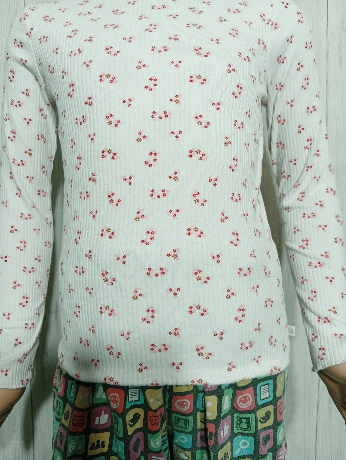 Pull à col roule fille- Taille 8 ans ( 128 cm) - okaidi - couleur blanc et rouge – Okaïdi – taille 8 ans / 128 cm 3
