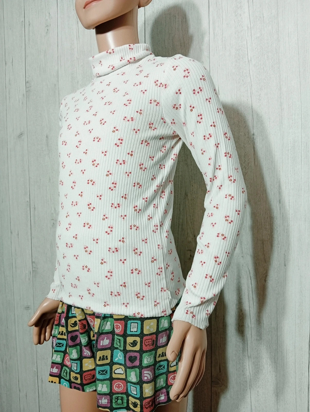 Pull à col roule fille- Taille 8 ans ( 128 cm) - okaidi - couleur blanc et rouge – Okaïdi – taille 8 ans / 128 cm 5
