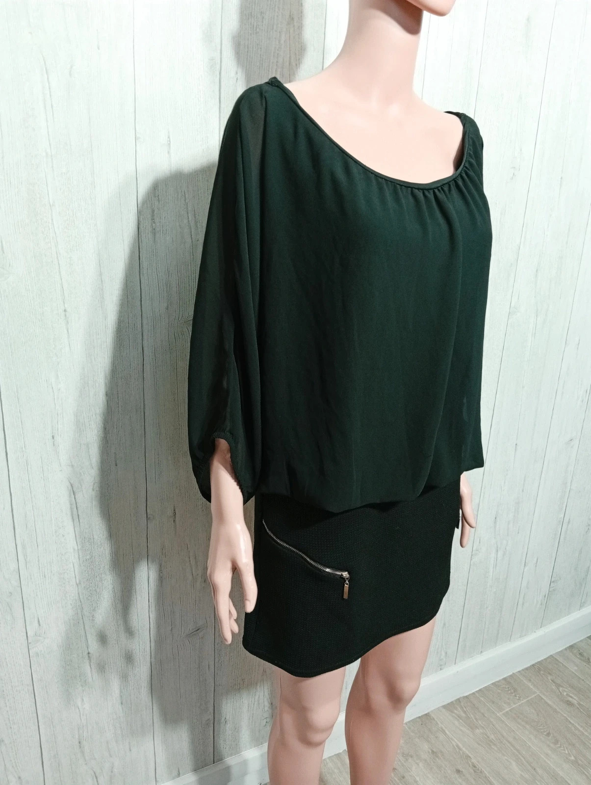 Robe femme- Taille L/40- couleur noir – taille L / 40 / 12 4