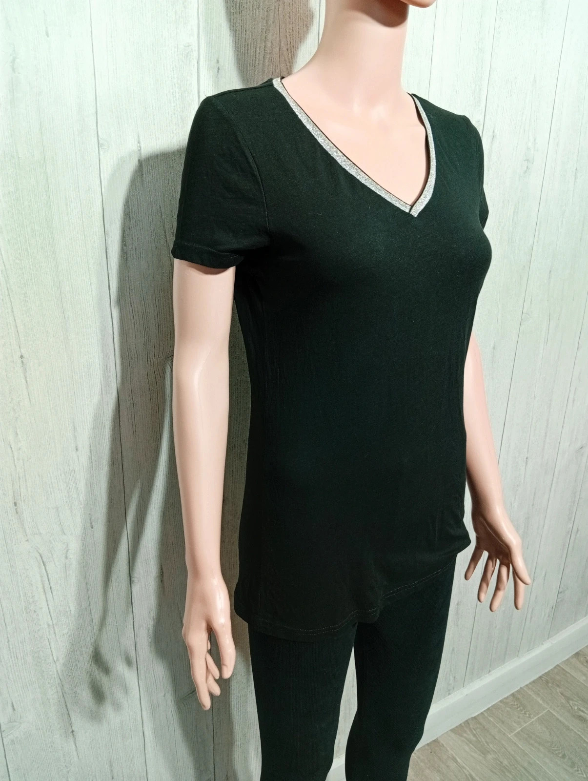 T-shirt manche courte - taille M/38 - couleur noir et argente – taille M / 38 / 10 4