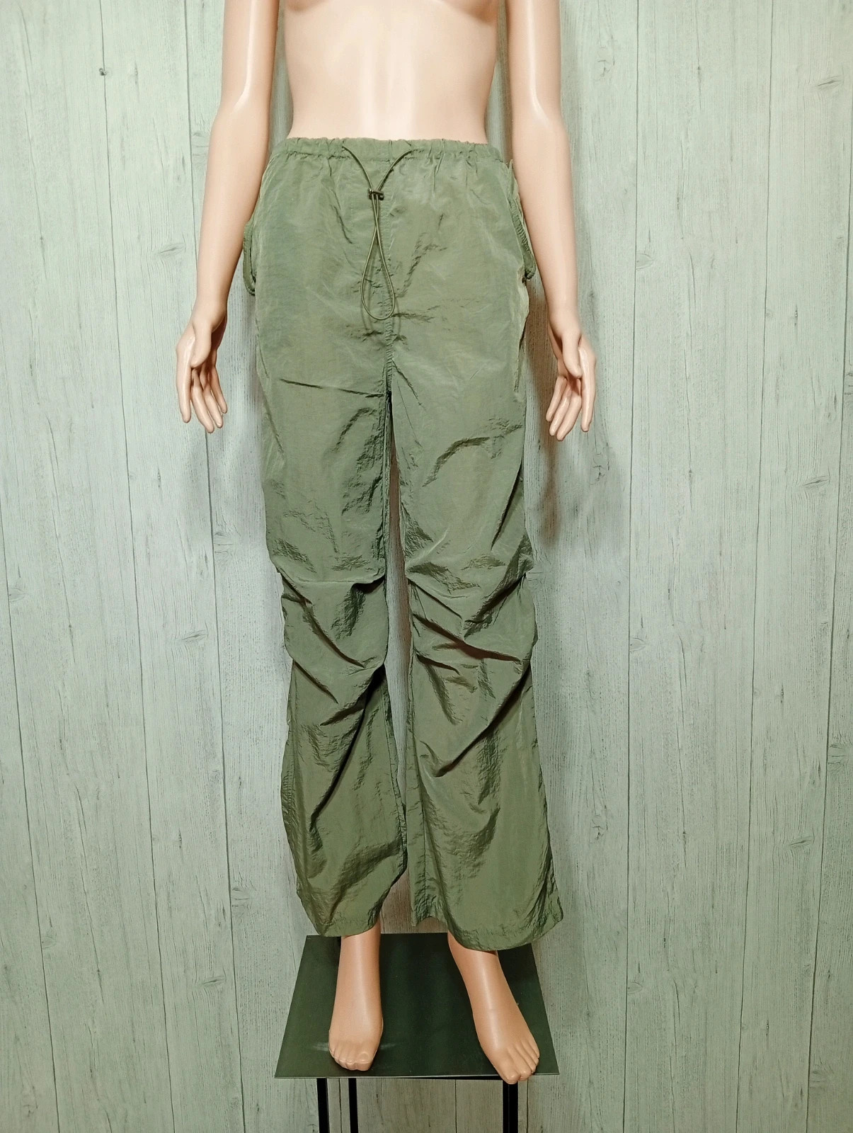 Pantalon femme- Taille M/38- shein- couleur kaki – Shein – taille M / 38 / 10