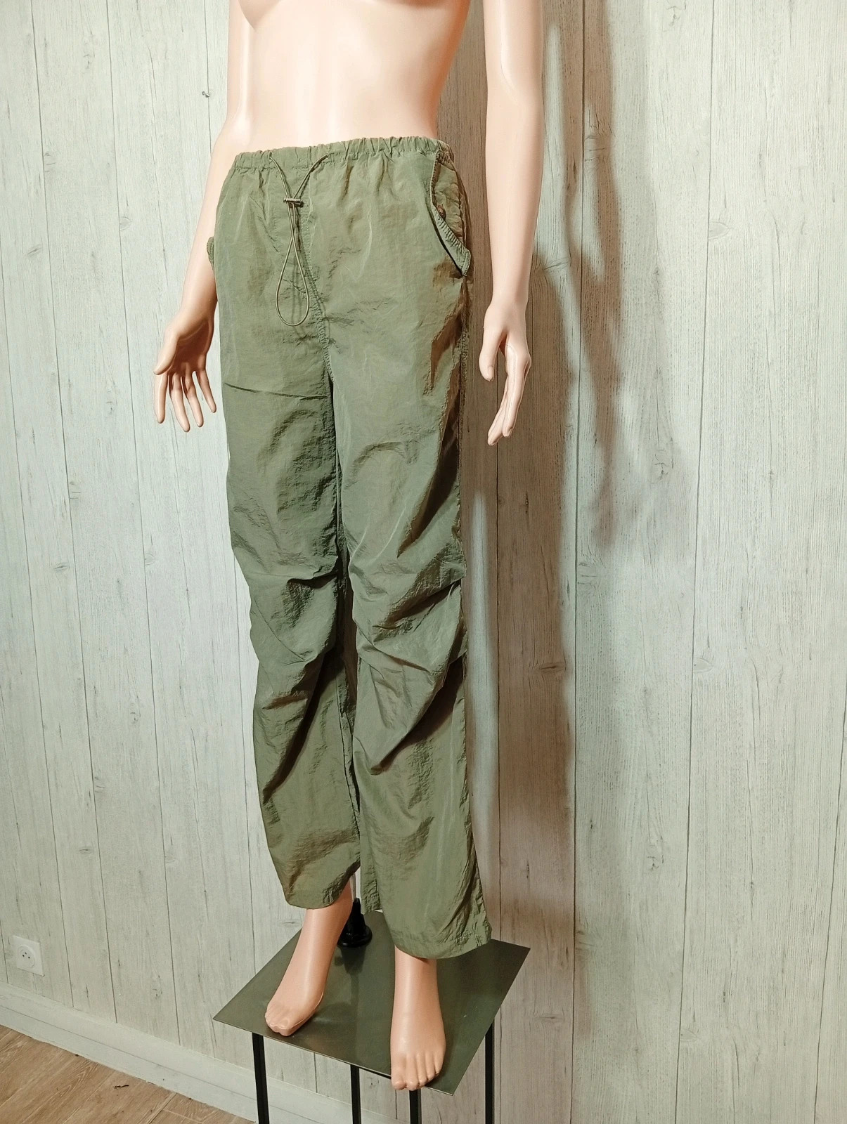 Pantalon femme- Taille M/38- shein- couleur kaki – Shein – taille M / 38 / 10 5