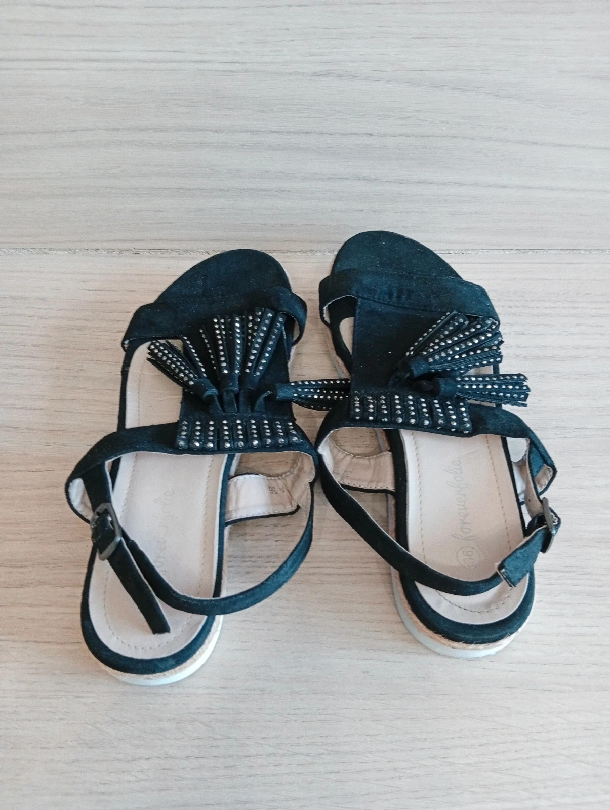 Sandales femme - Taille 36 - forever folie- couleur noir et beige – Forever Folie – taille 36 4