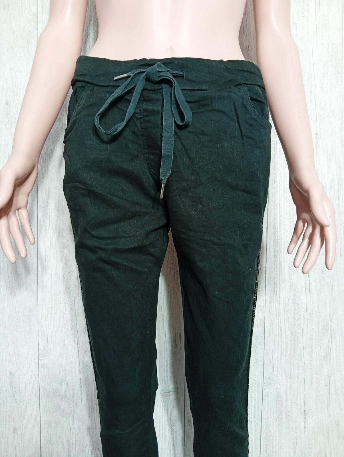 Pantalon femme - Taille M/38- couleur noir et dore – taille M / 38 / 10 2