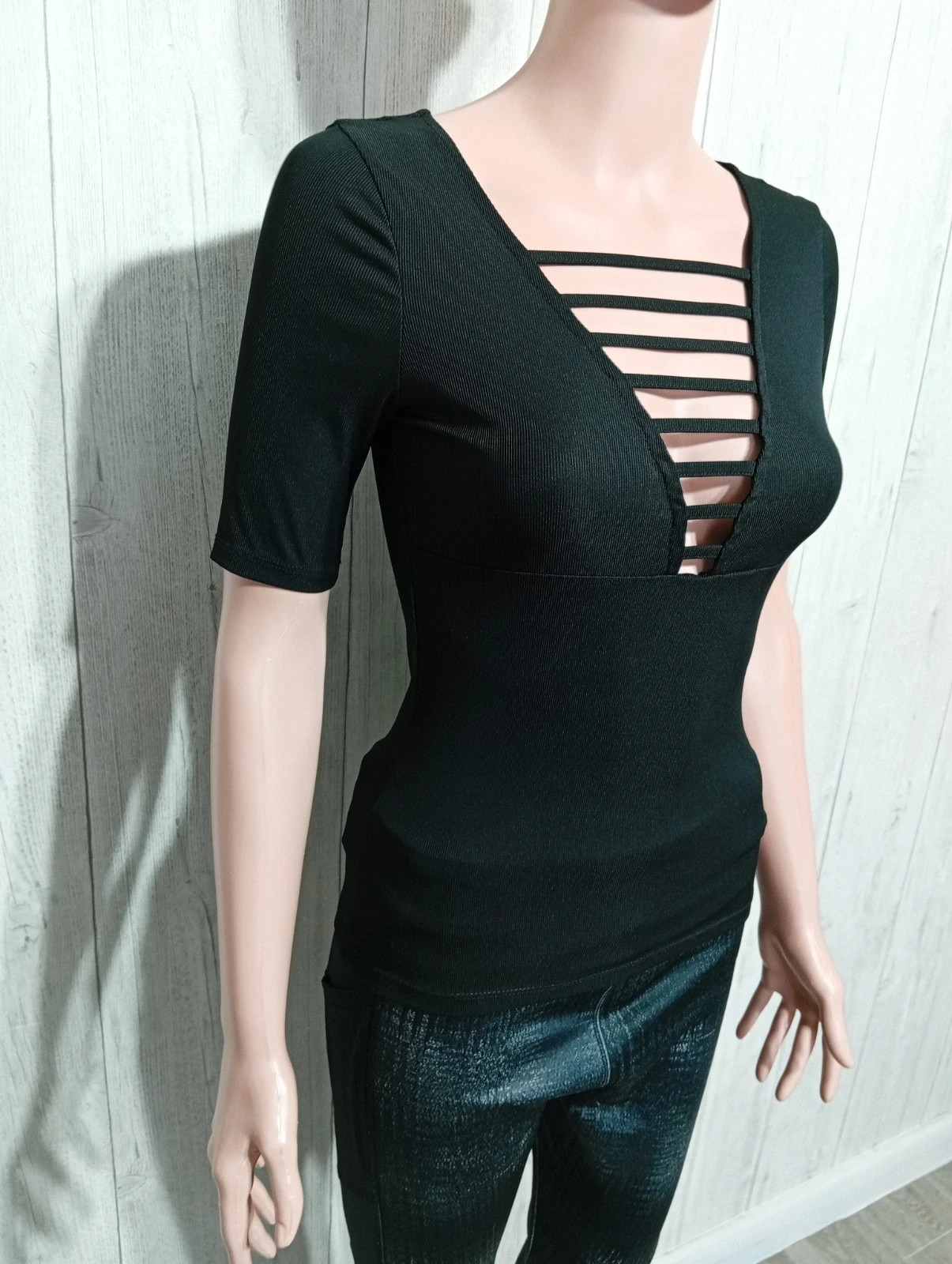 T-shirt manche courte fille- Taille XS/14ans( 160 cm) -H&M- couleur noir – H&M – taille 14 ans / 164 cm 4