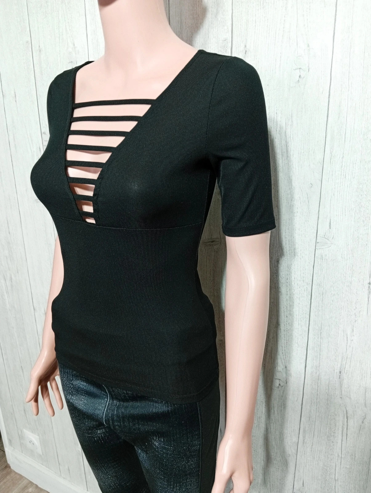 T-shirt manche courte fille- Taille XS/14ans( 160 cm) -H&M- couleur noir – H&M – taille 14 ans / 164 cm 5