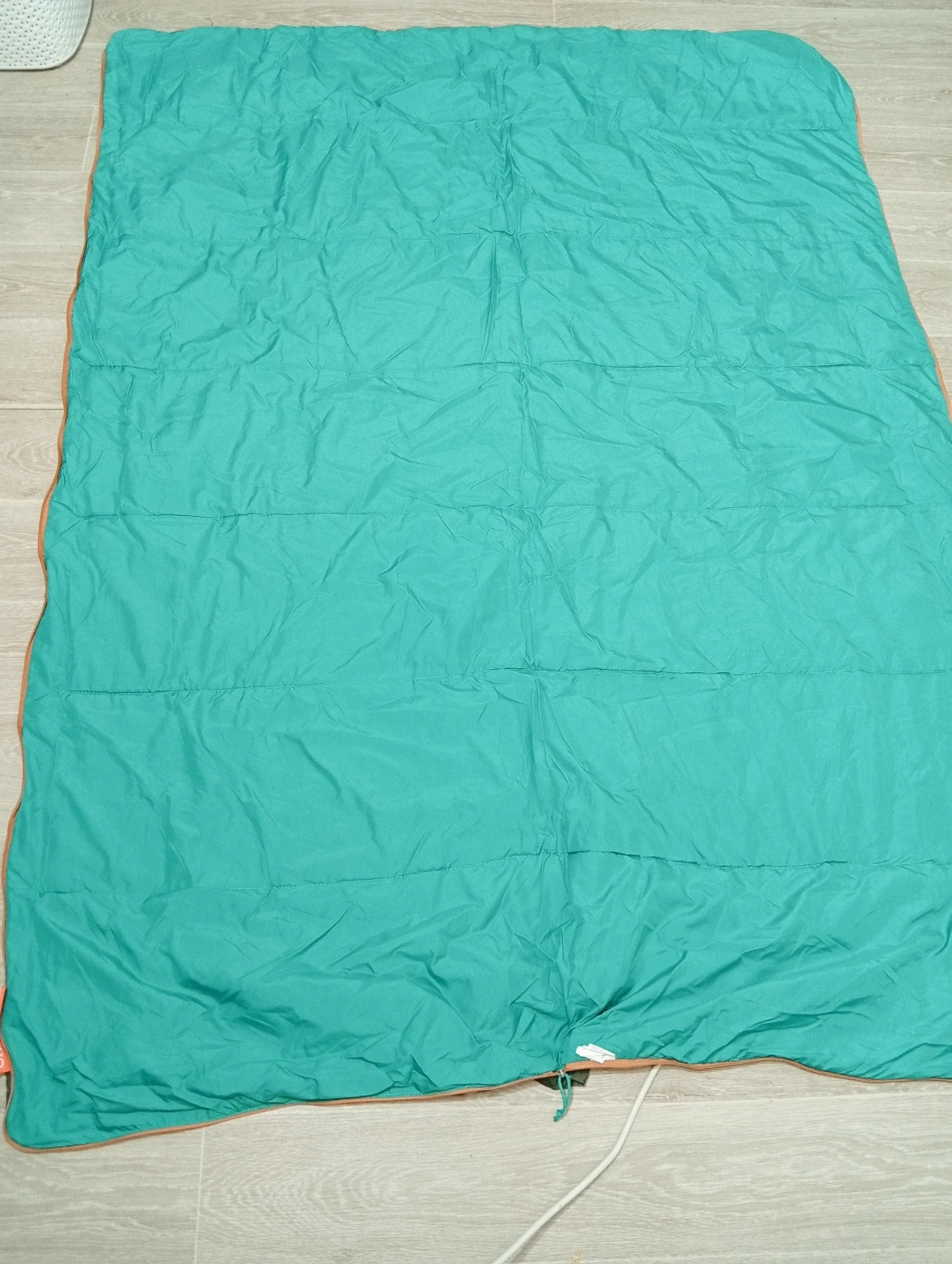Duvet dans son sac de rangement- taille 200×75 cm - quechua- couleur kaki et bleu – Quechua 3