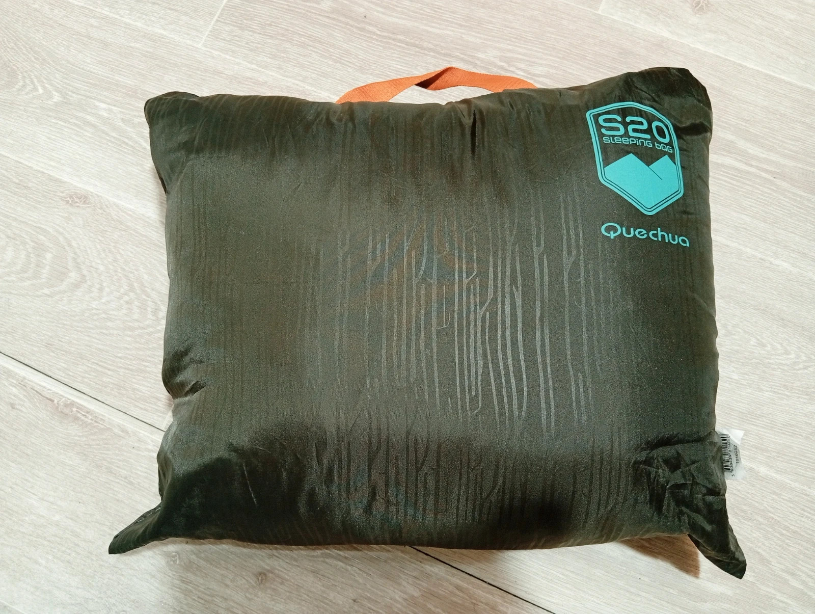 Duvet dans son sac de rangement- taille 200×75 cm - quechua- couleur kaki et bleu – Quechua 4