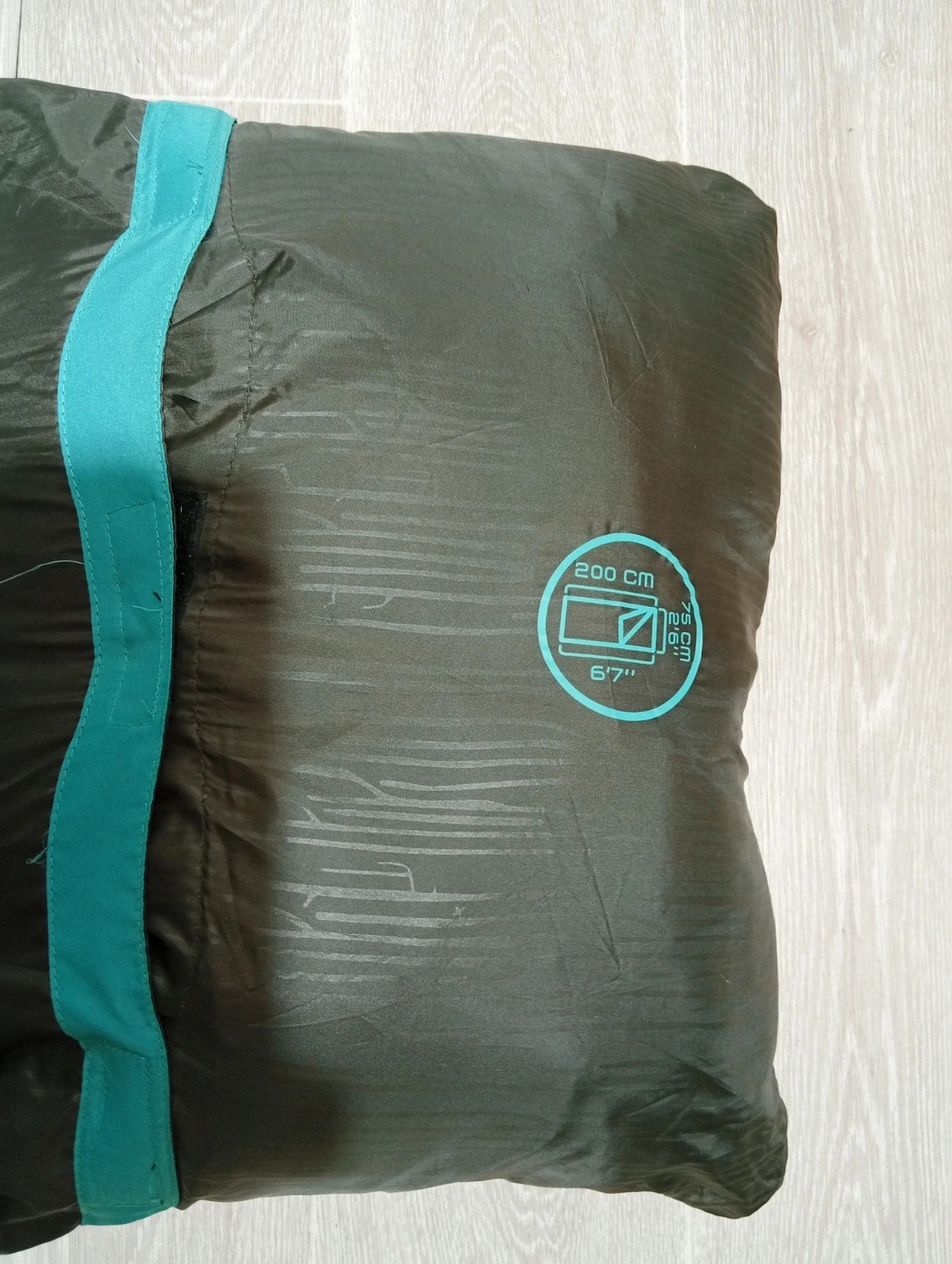 Duvet dans son sac de rangement- taille 200×75 cm - quechua- couleur kaki et bleu – Quechua 5