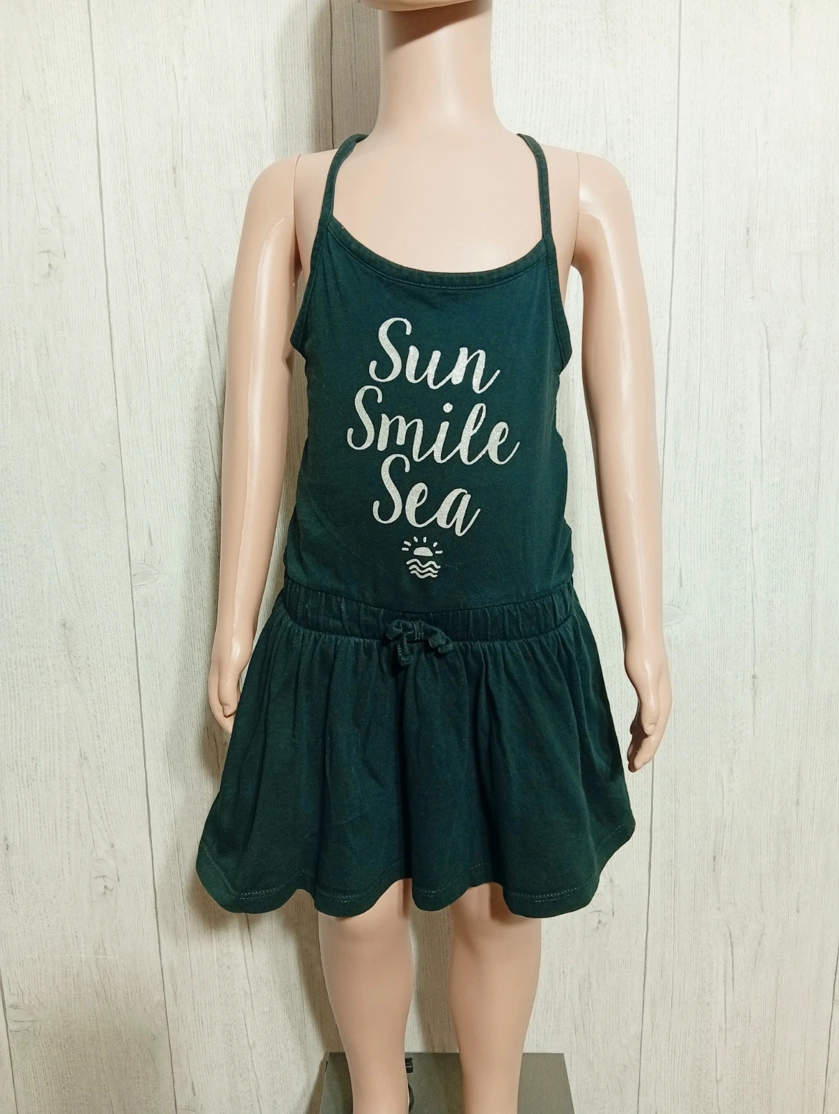 Robe fille - Taille 5 ans - La Halle - couleur noir et argente