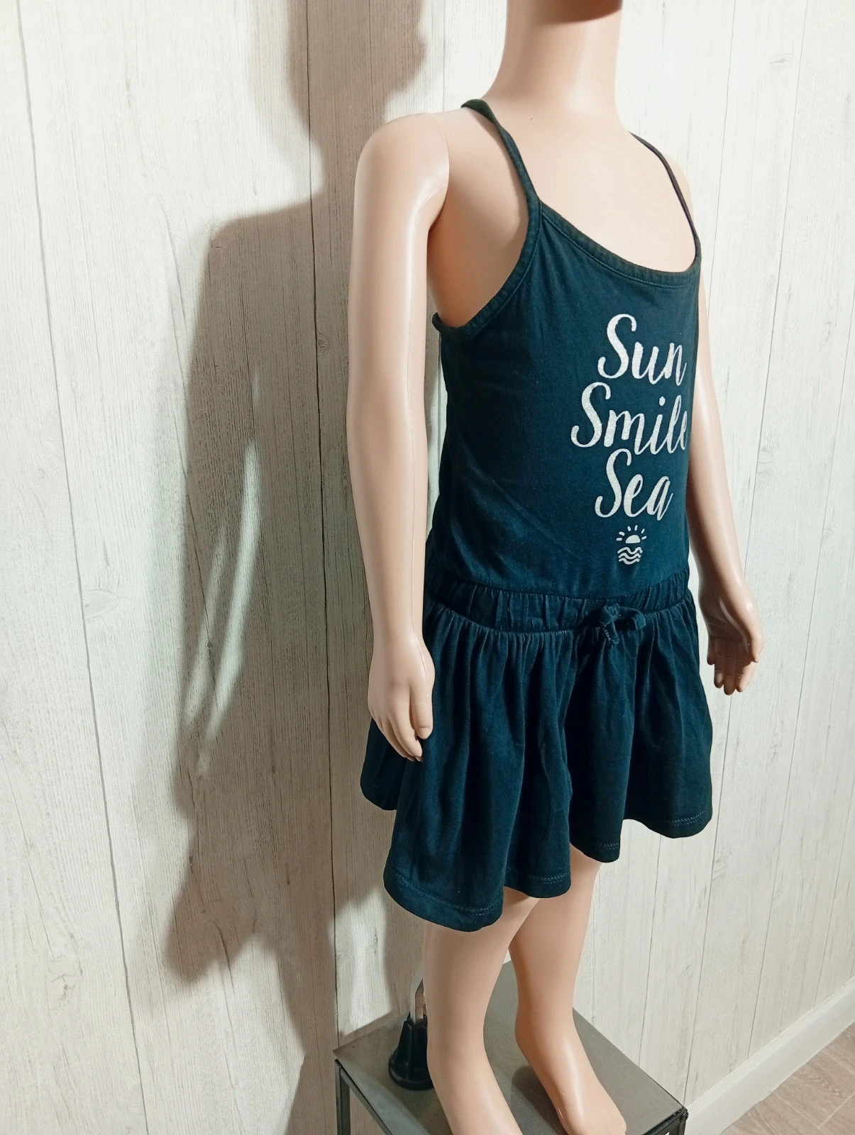 Robe fille - Taille 5 ans - La Halle - couleur noir et argente – La Halle – taille 5 ans / 110 cm 4