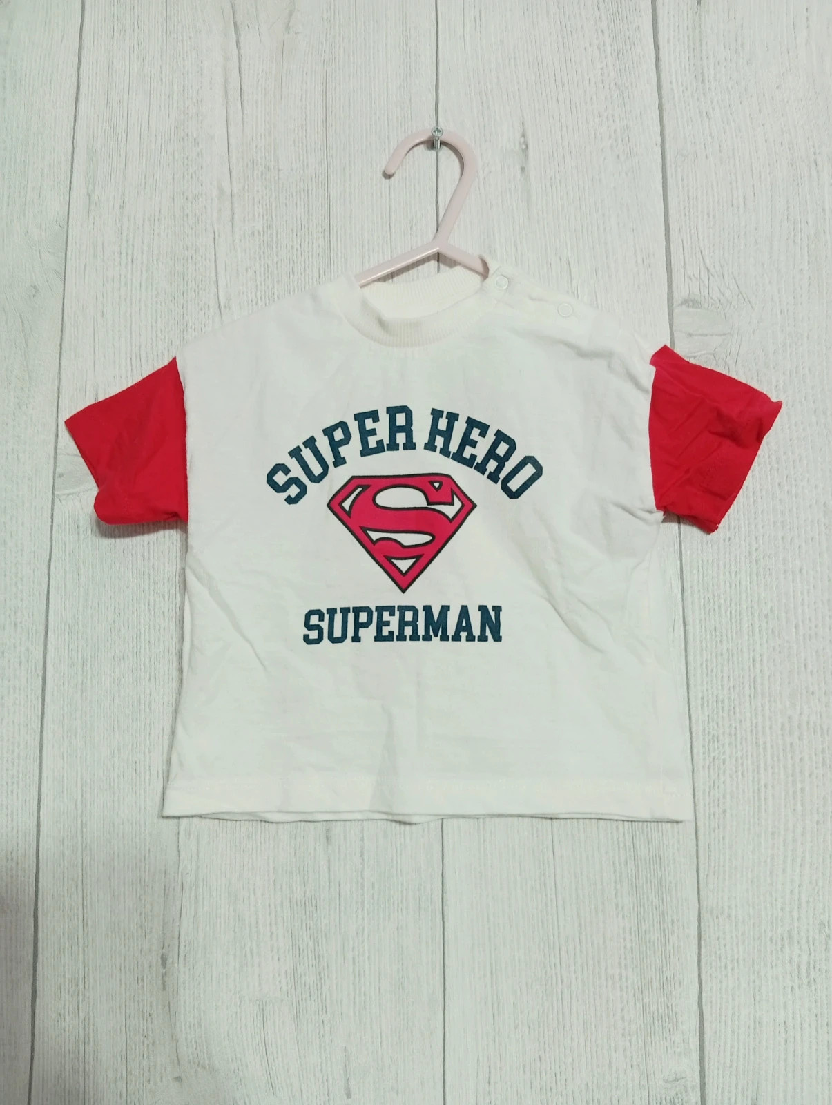 T-shirt manche courte garcon- taille 6 mois ( 68 cm) -superman- couleur blanc rouge et noir