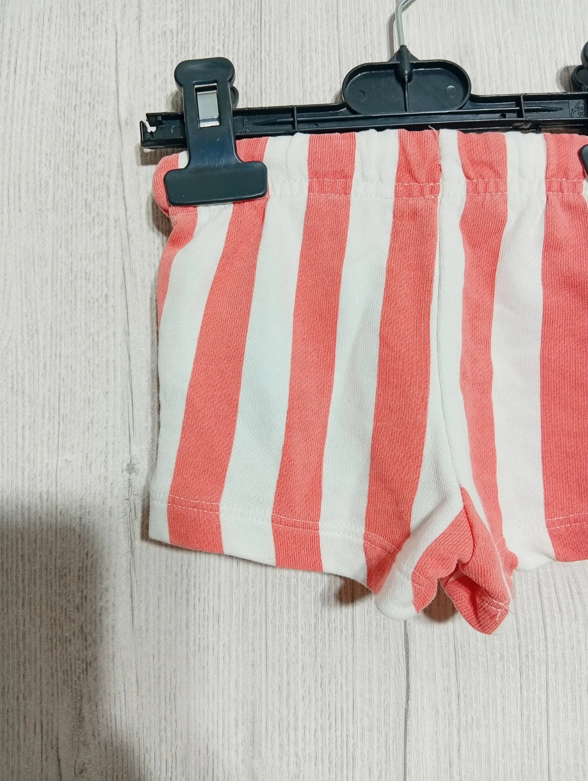 Short fille - taille 3 mois (60 cm) - Kiabi-couleur corail et blanc – Kiabi – taille 3-6 mois / 62 cm 5
