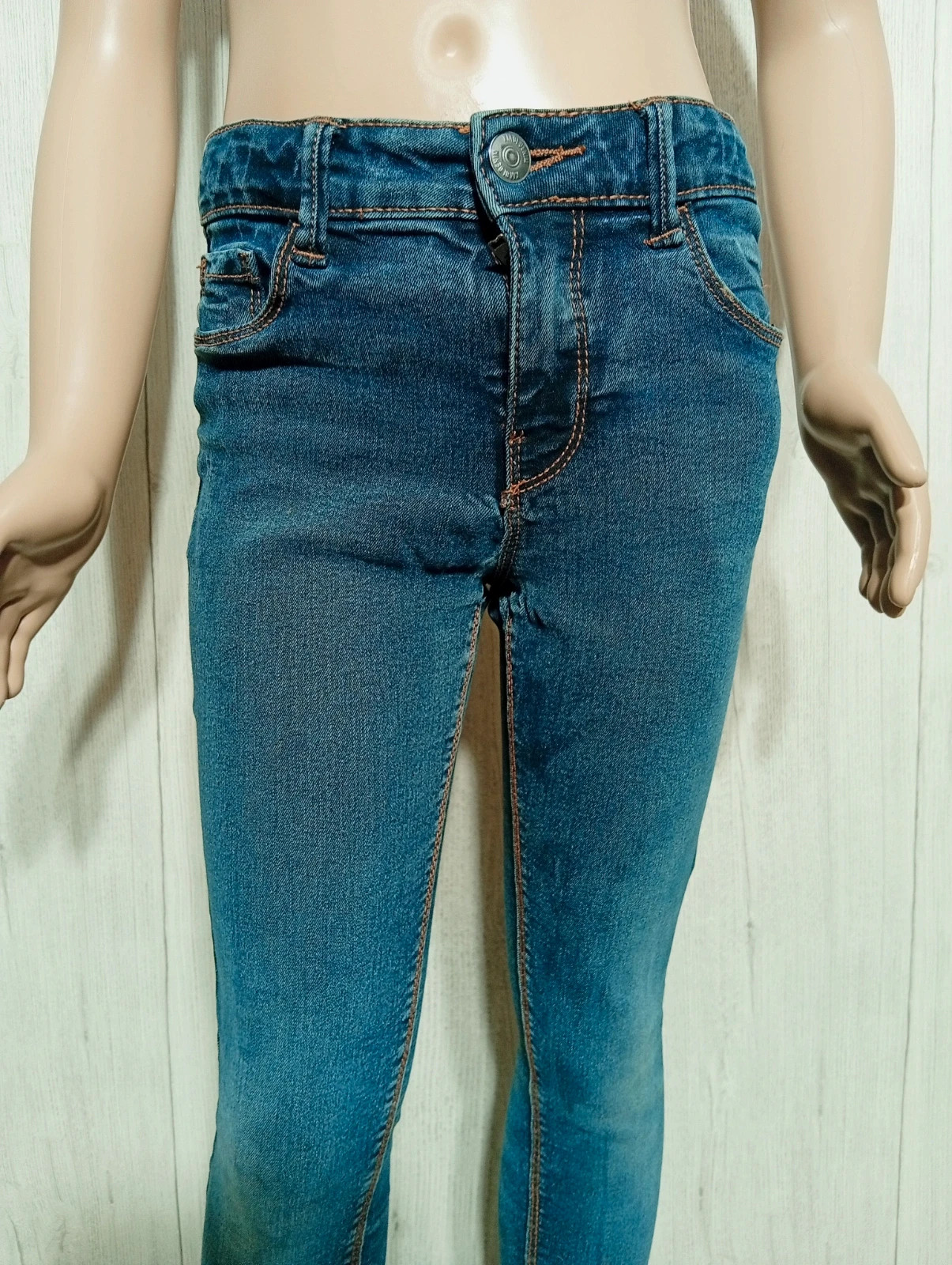 Jeans fille- taille 10 ans ( 138/143 cm) - Kiabi - couleur marine – Kiabi – taille 10 ans / 140 cm 2
