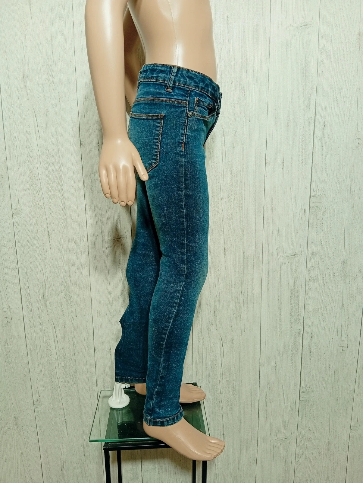 Jeans fille- taille 10 ans ( 138/143 cm) - Kiabi - couleur marine – Kiabi – taille 10 ans / 140 cm 4