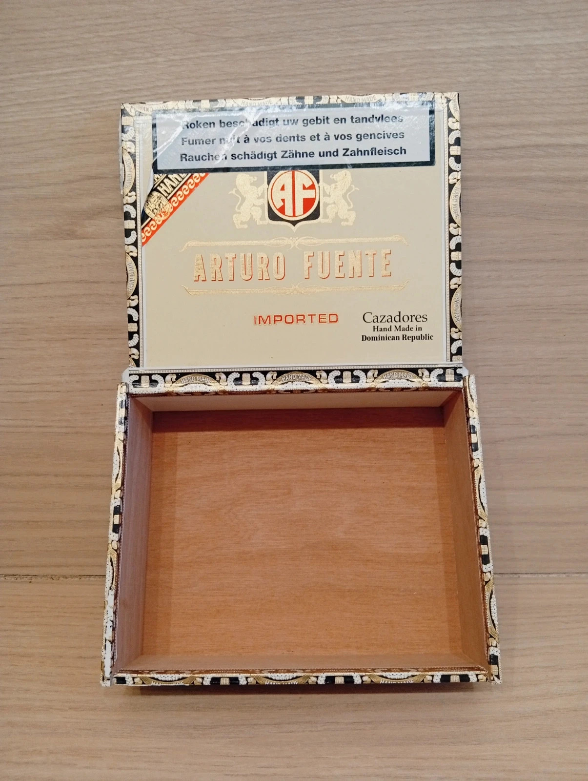 Boite a cigare vide- Arturo Fuente -cazadores - – Arturo 2
