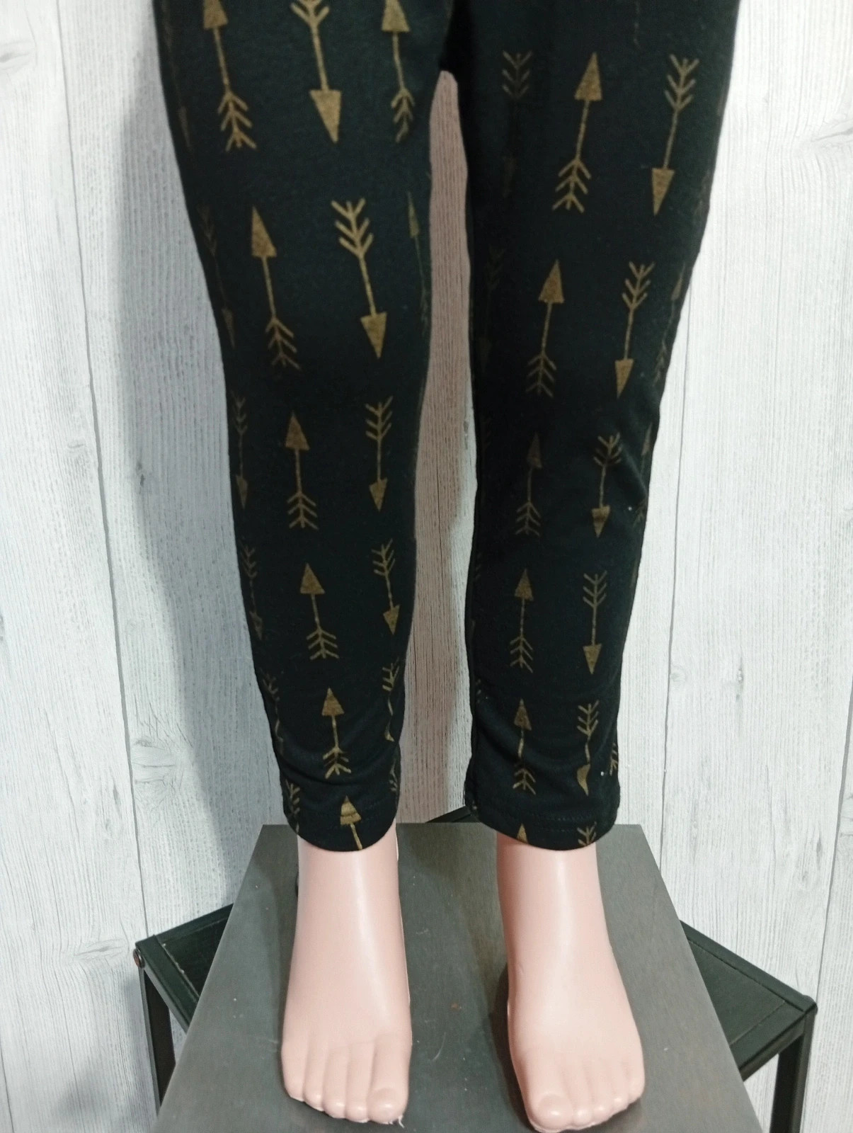 Leggins fille - Taille 7 ans ( 120 cm)- Couleur noir et dore – taille 7 ans / 122 cm 3
