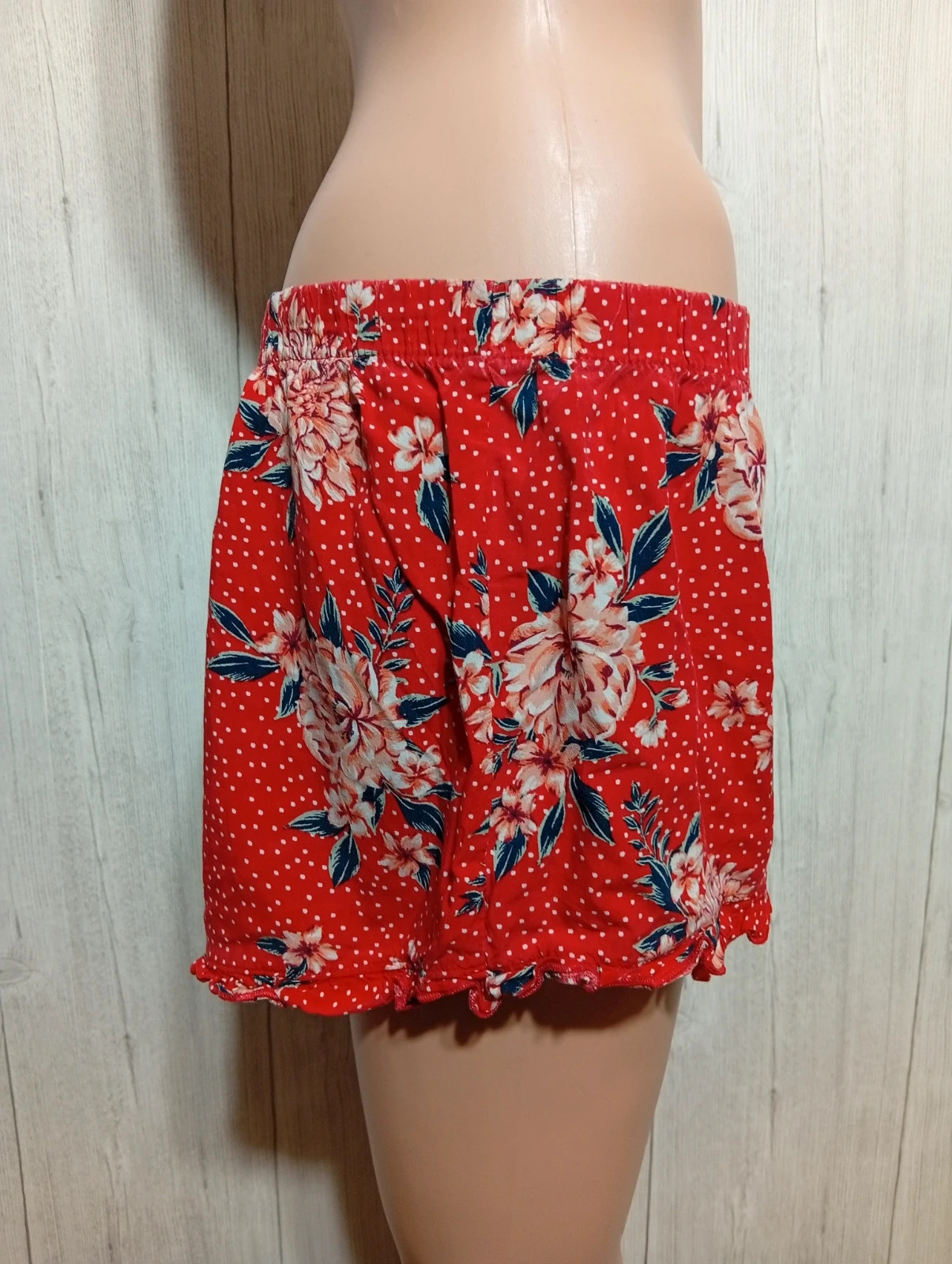 Short femme - Taille M/38 - Live to Lounge - couleur rouge – Love to Lounge – taille M / 38 / 10 5