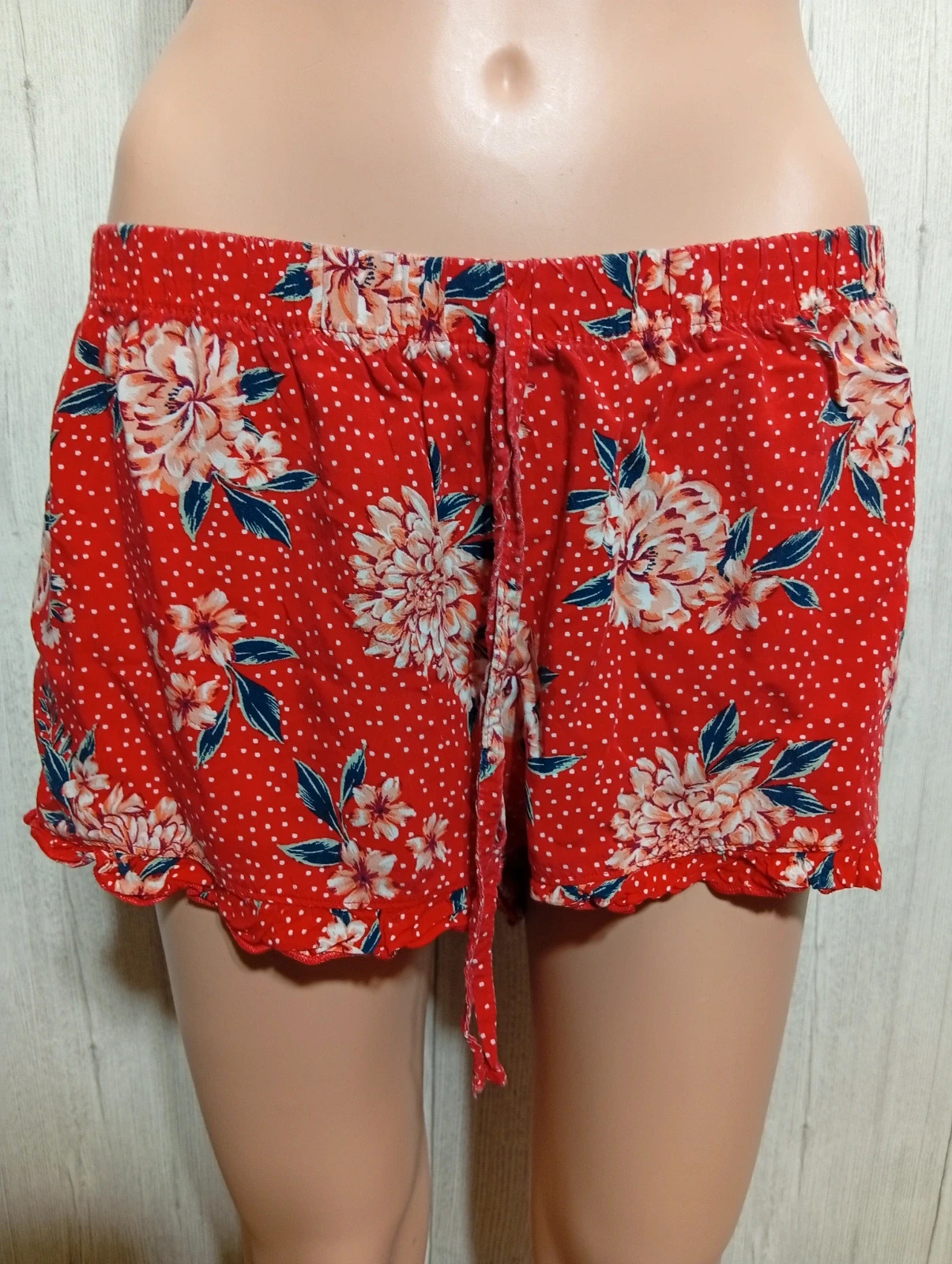 Short femme - Taille M/38 - Live to Lounge - couleur rouge – Love to Lounge – taille M / 38 / 10 2