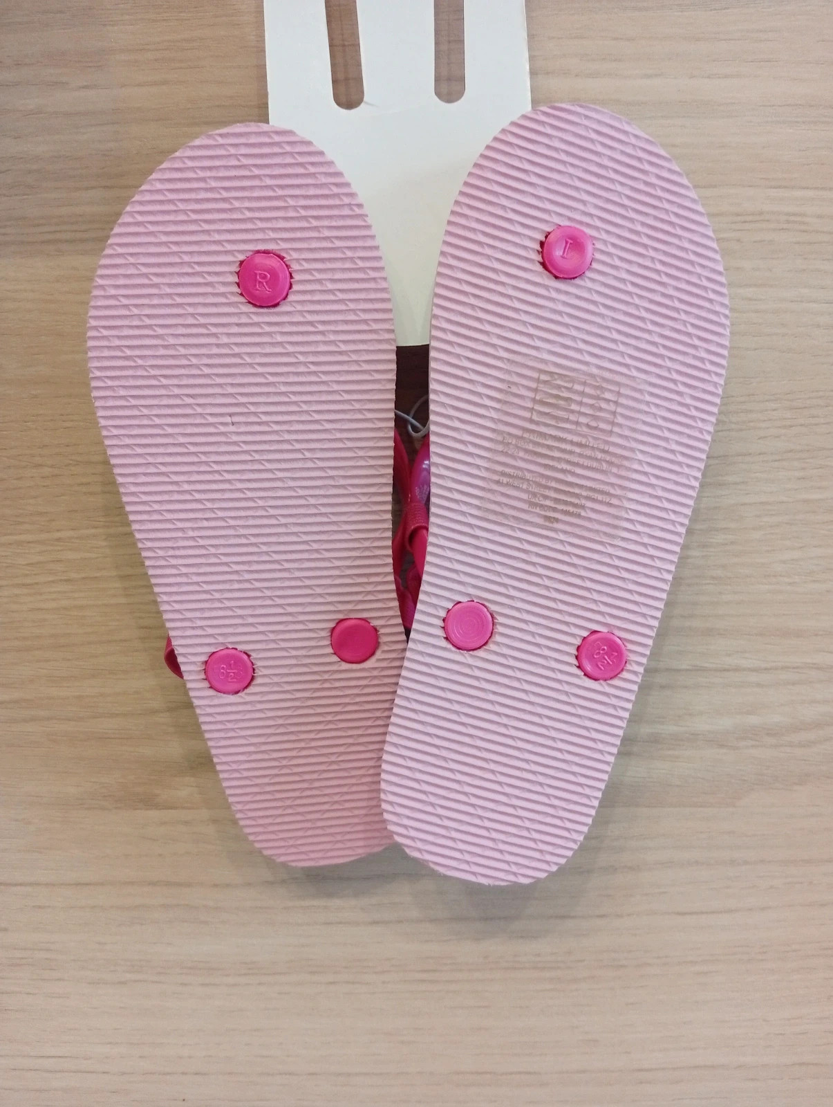 Tong fille - Taille 33/34 - Hello kitty - Couleur fushia et rose – Hello Kitty – taille 33 3
