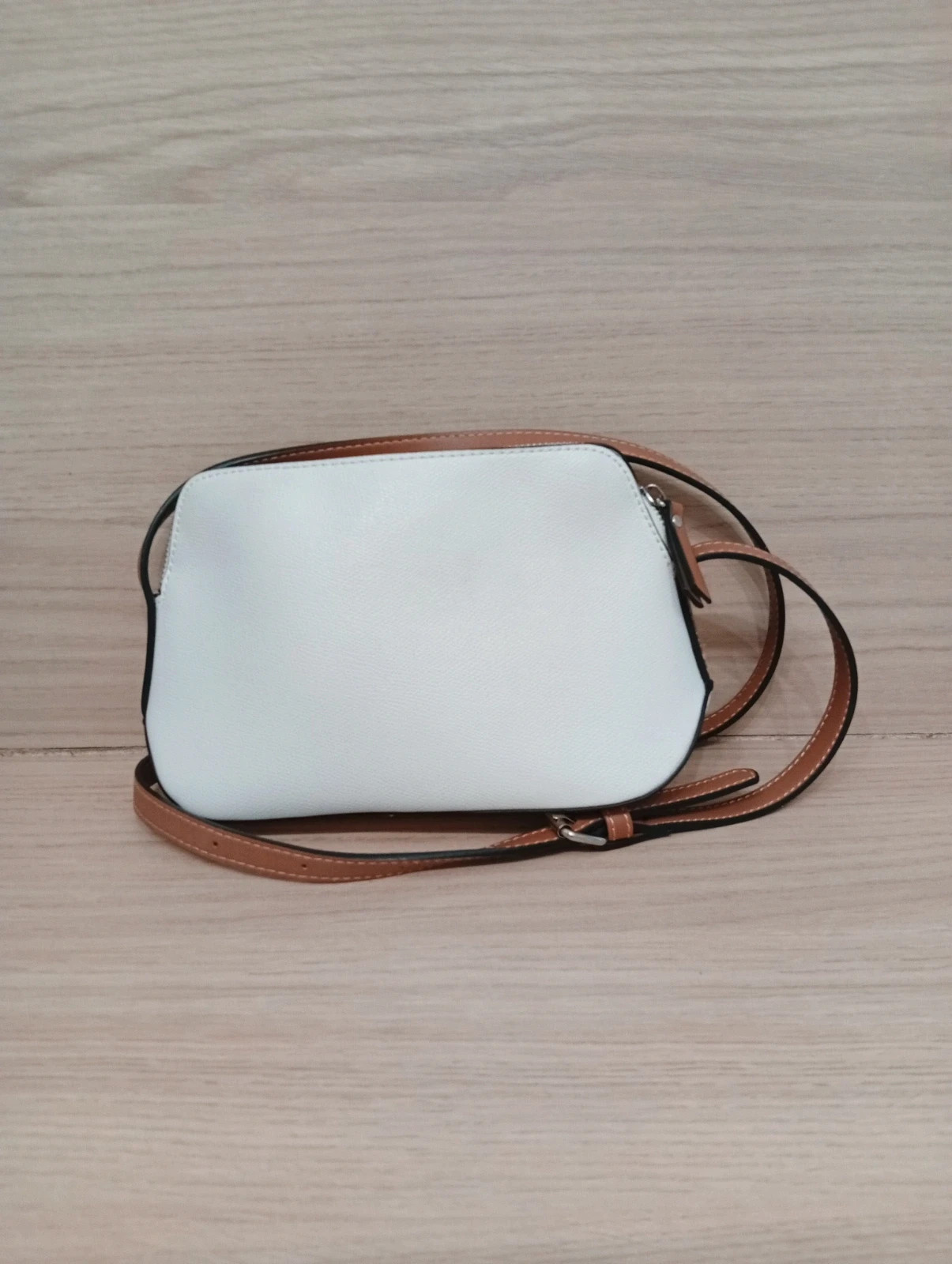 Sac à bandouliere femme -taille 15×25×7 cm - la halle - couleur blanc et marron – La Halle 4