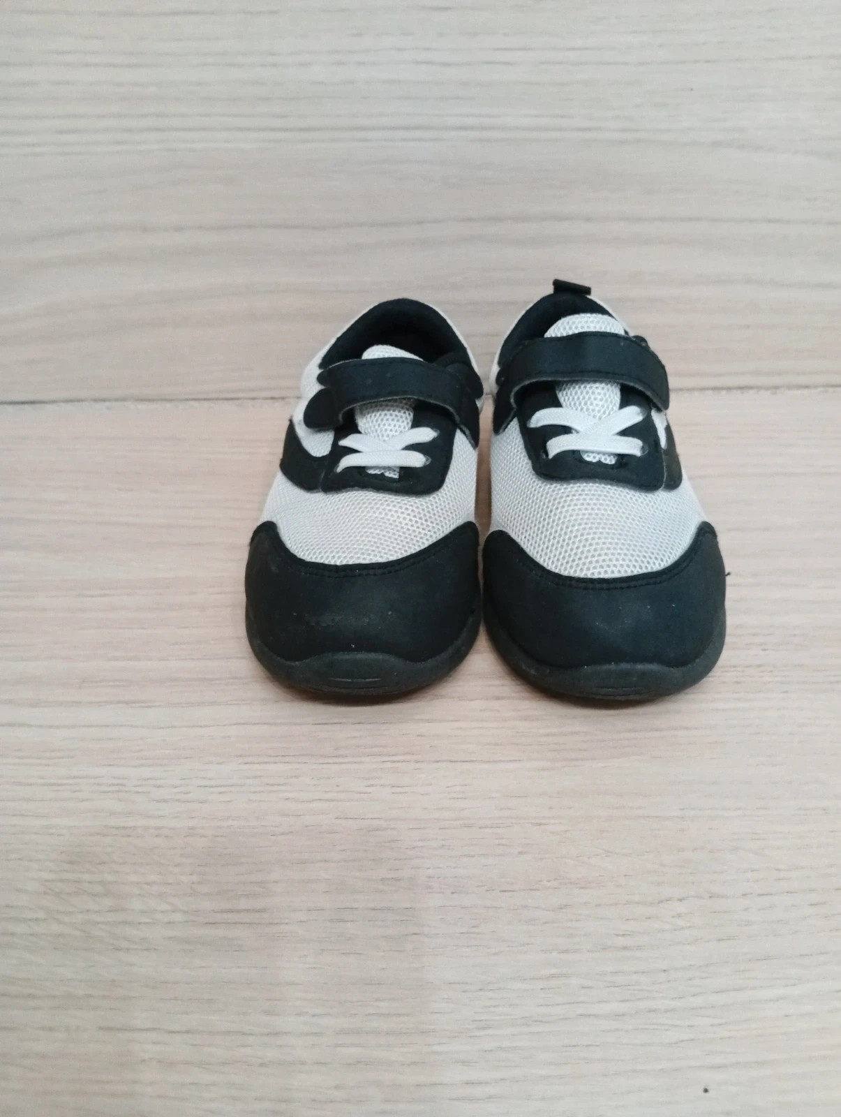 Baskets à scratch - taille 30- Couleur noir et blanc – taille 30 2