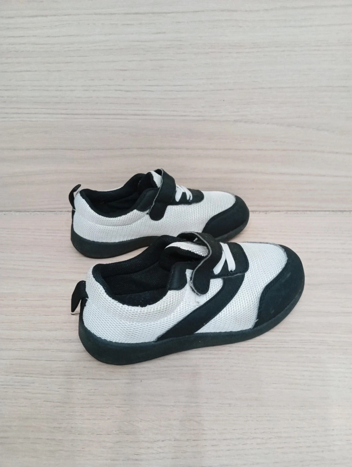 Baskets à scratch - taille 30- Couleur noir et blanc – taille 30 4