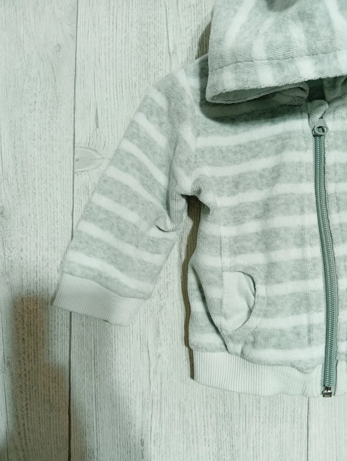Gilet garcon - Taille 6 mois (63/69 cm) - kiabi - couleur gris et blanc – Kiabi – taille 3-6 mois / 62 cm 4