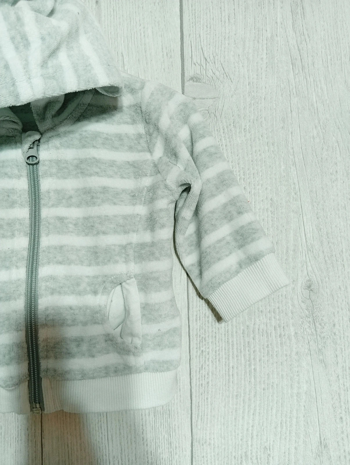 Gilet garcon - Taille 6 mois (63/69 cm) - kiabi - couleur gris et blanc – Kiabi – taille 3-6 mois / 62 cm 5