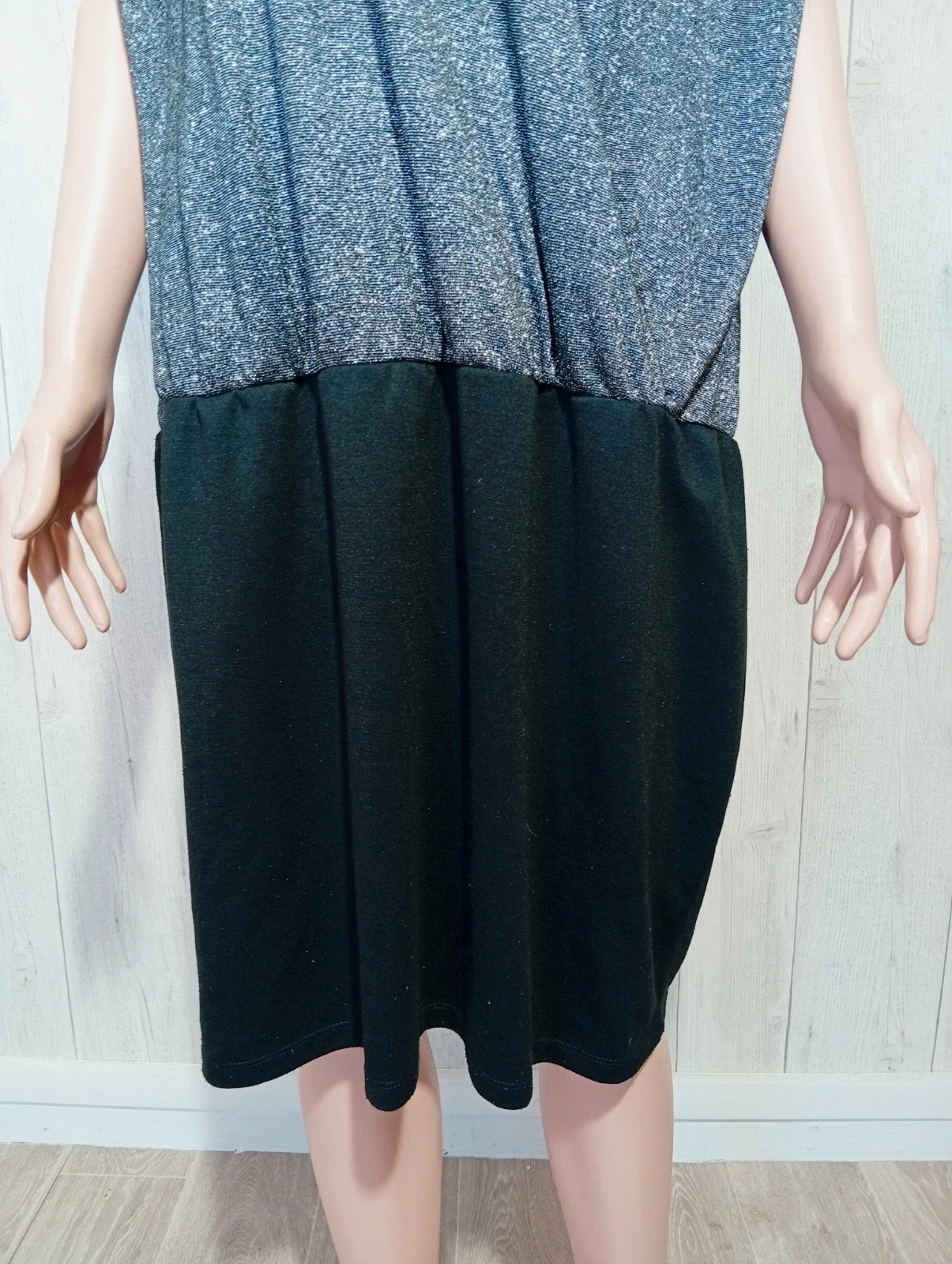 Robe femme - Taille 52 - M&S mode - couleur noir et argente – M&S Mode – taille 6XL / 52 / 24 5