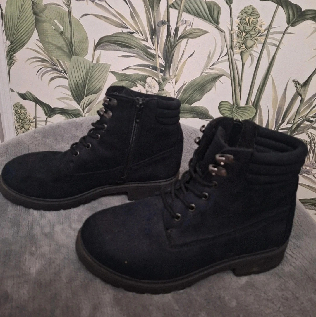 Bottines fille - out shoes - taille 37 - de couleur noir – Out Shoes – taille 37 2