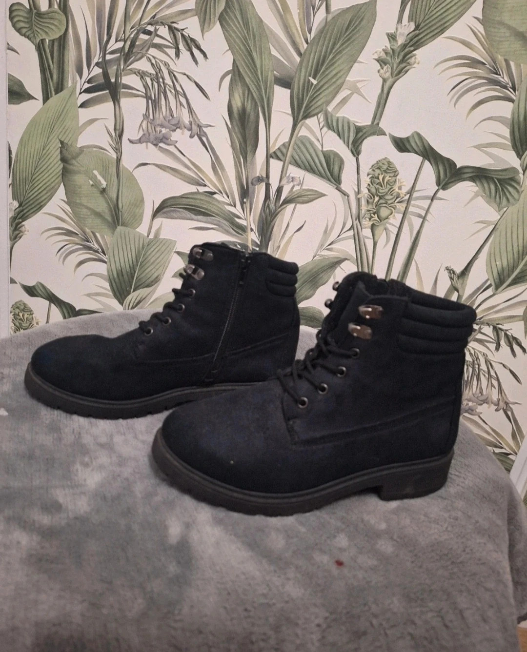 Bottines fille - out shoes - taille 37 - de couleur noir