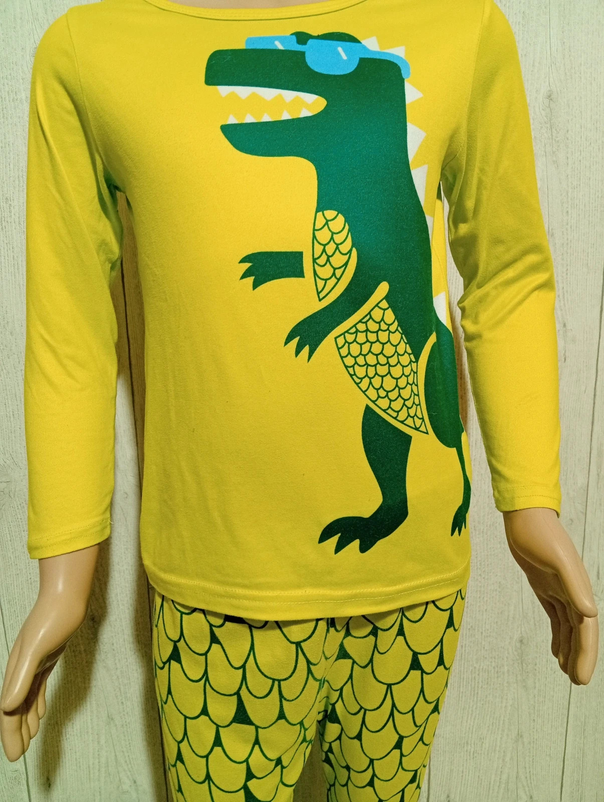 Ensemble de Pyjama 2 pièce garcon - shein - Taille 7 ans - de couleur jaune et vert – Shein – taille 7 ans / 122 cm 4