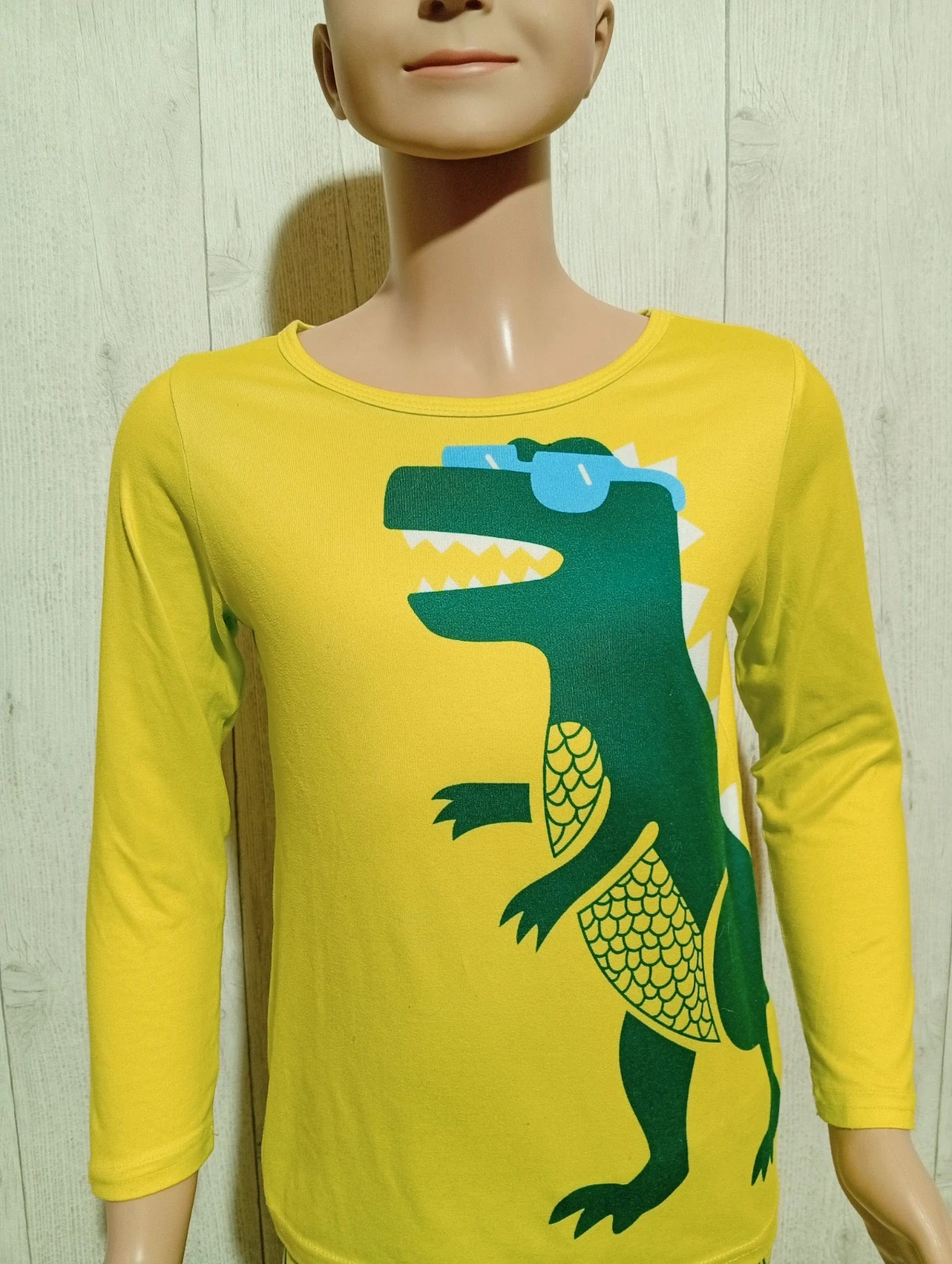 Ensemble de Pyjama 2 pièce garcon - shein - Taille 7 ans - de couleur jaune et vert – Shein – taille 7 ans / 122 cm 3