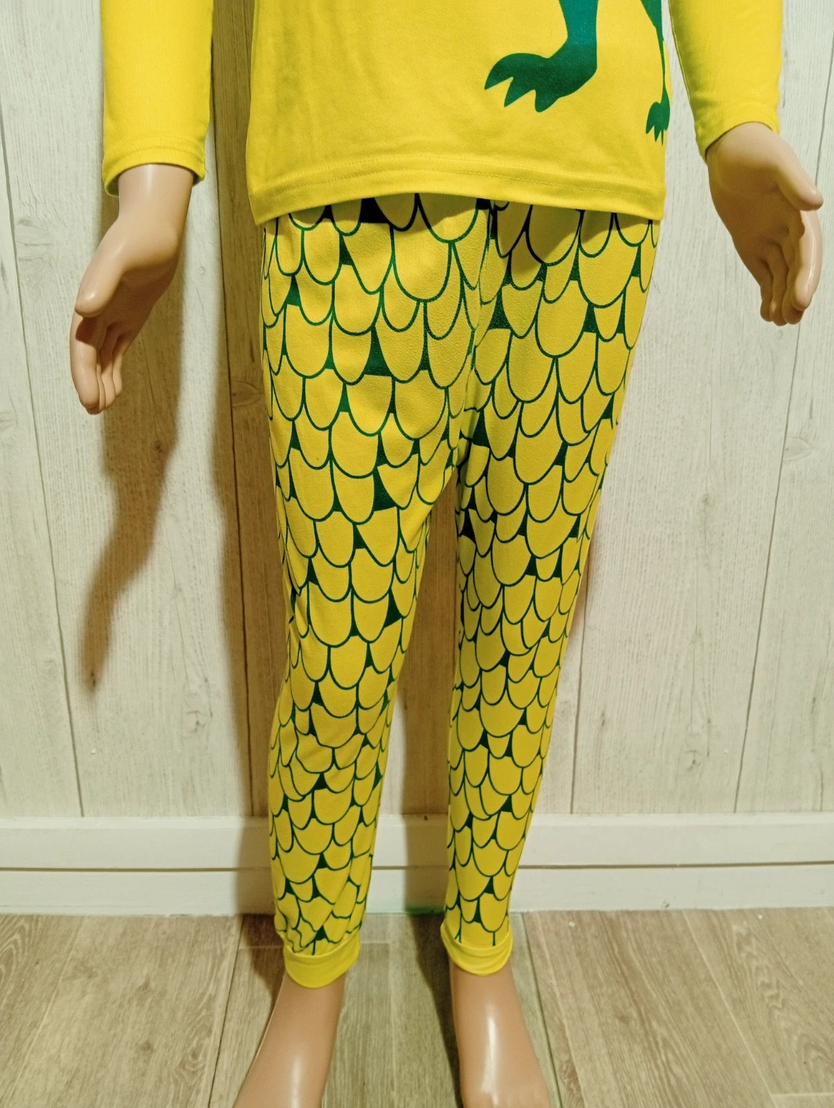 Ensemble de Pyjama 2 pièce garcon - shein - Taille 7 ans - de couleur jaune et vert – Shein – taille 7 ans / 122 cm 5