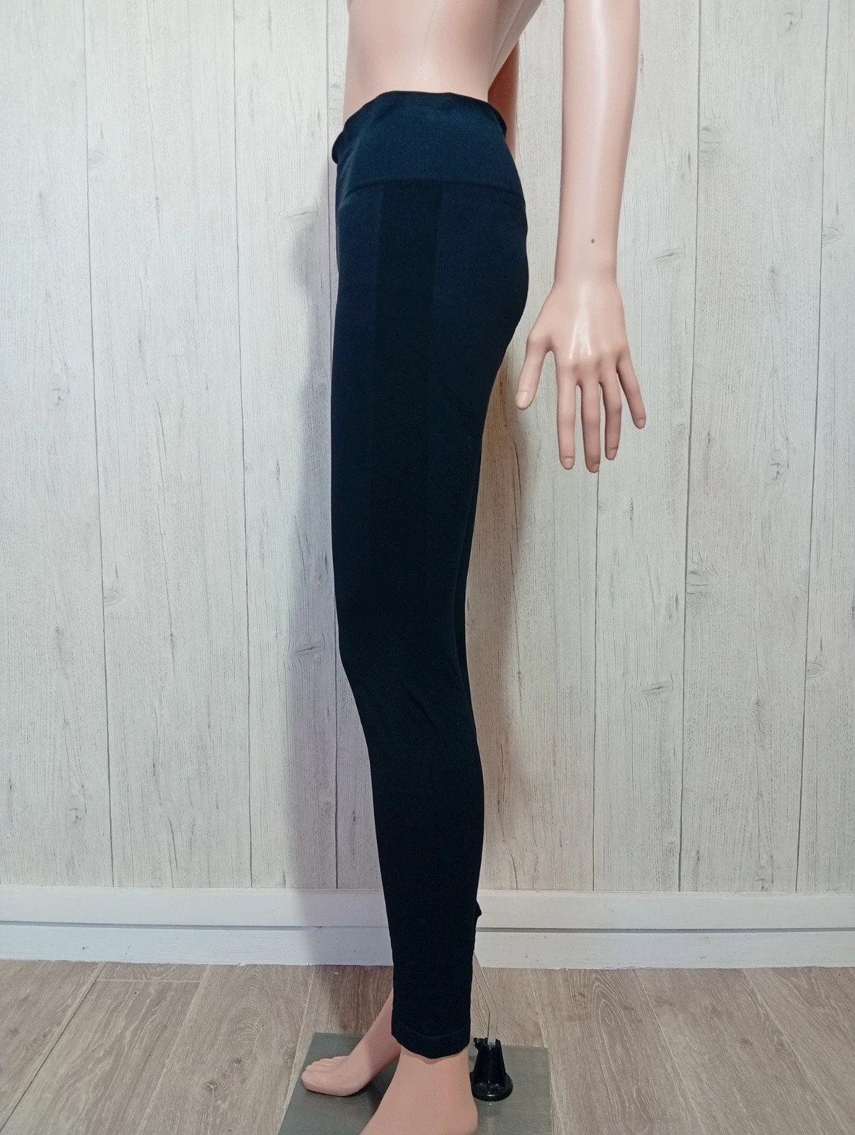 Leggins femme - Taille L/40 - de couleur noir – taille L / 40 / 12 5