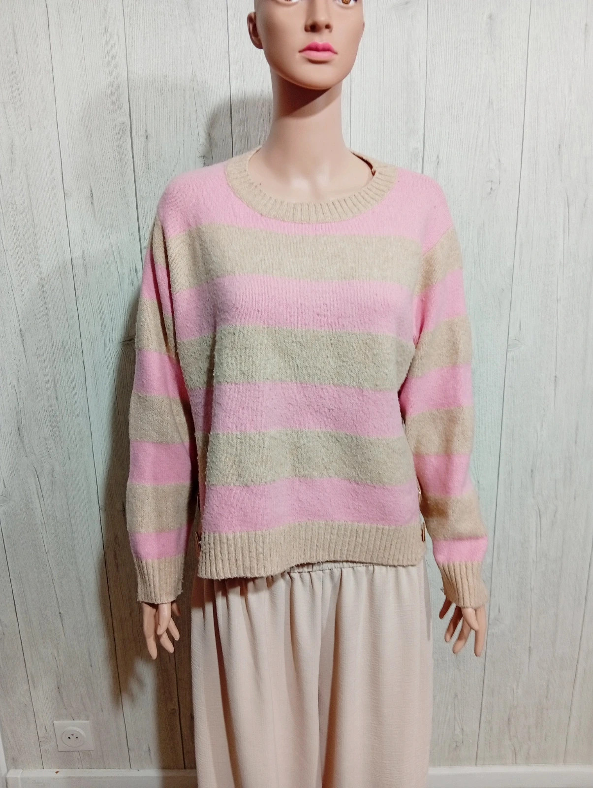 Pull femme cherry paris taille M/38 – Cherry Paris – taille M / 38 / 10