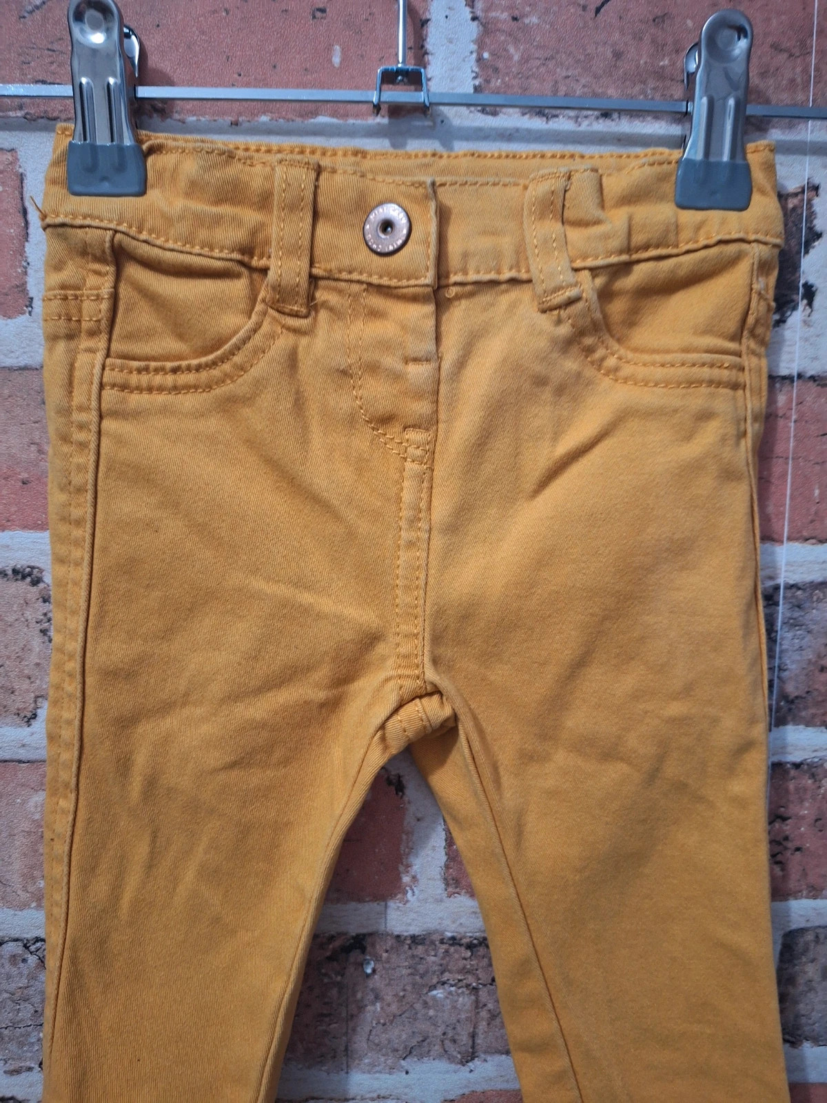 Jeans fille kiabi Taille 6 mois – Kiabi – taille 6-9 mois / 68 cm 2