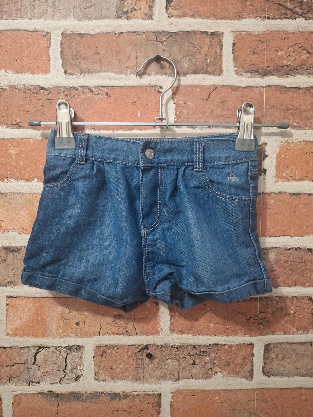 Short fille taille 6 mois