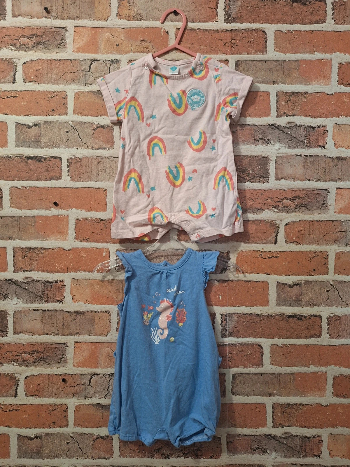 Lot de 2 combinaison fille taille 6 mois