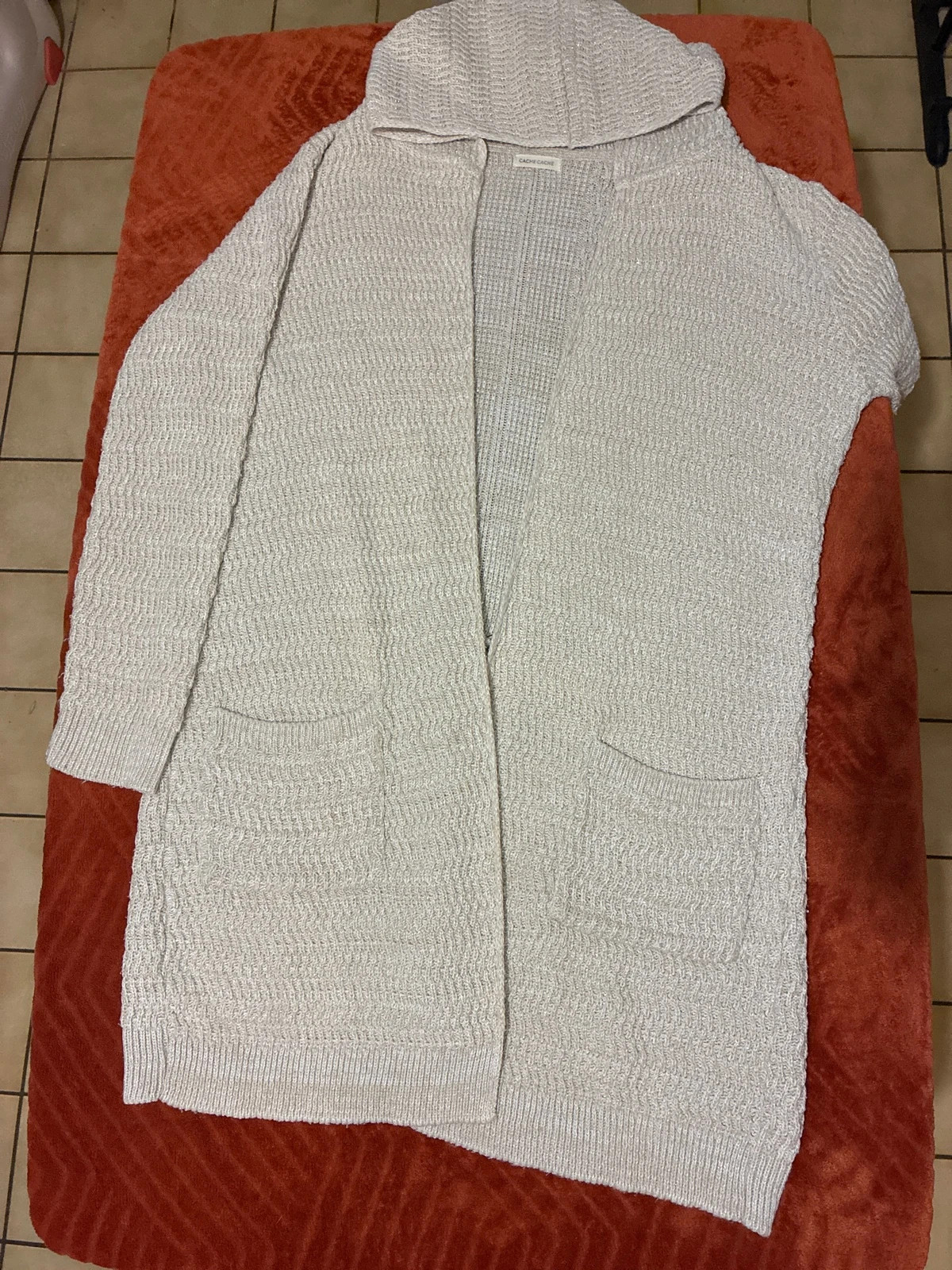 Gilet long Cache Cache à capuche écru beige maille brillante