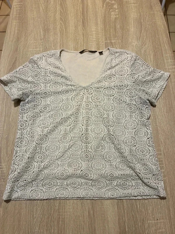 Haut Vero Moda blanc ajouré motif floral taille M